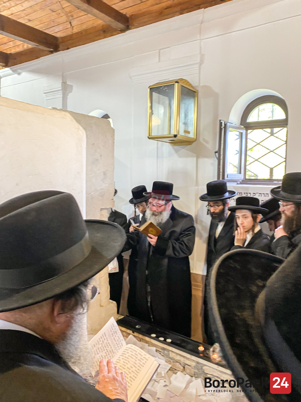 Viznitzer Rebbe of Boro Park Spends Week of Holiness and Elevation at Mekomos Hakedoshim in Europe