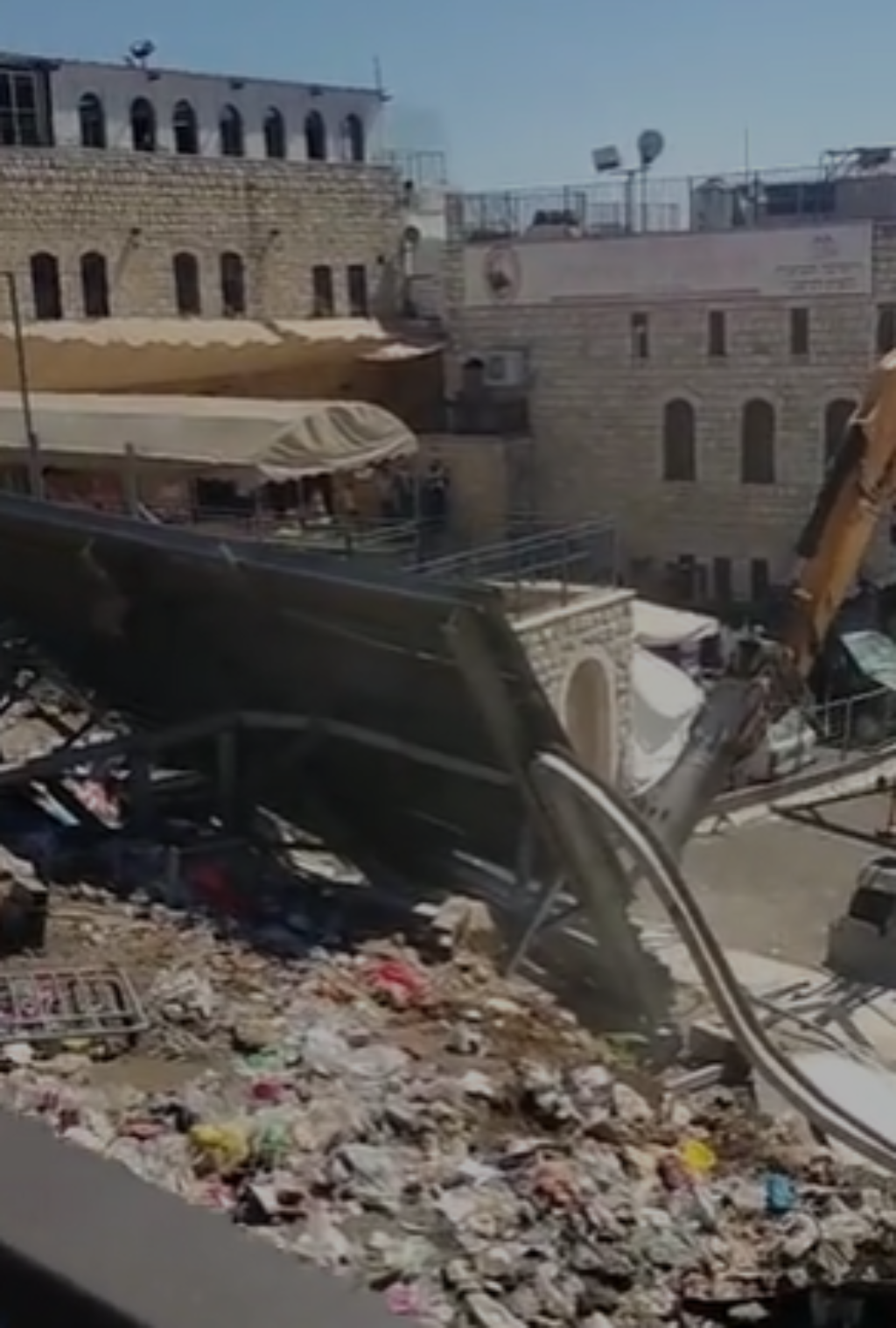 As ‘Meron Tragedy’ Commission Continues its Work, Toldos Aaron Bleachers Dismantled