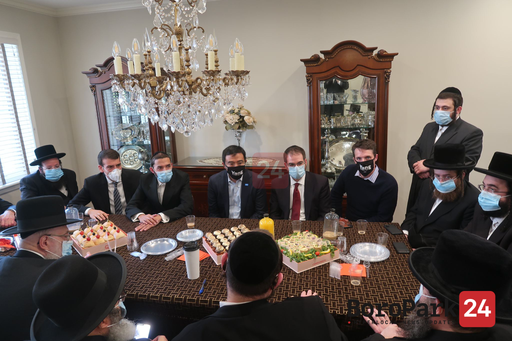 BREAKING: Representatives of All Major Kehilos In Borough Park Endorsing Andrew Yang for Mayor
