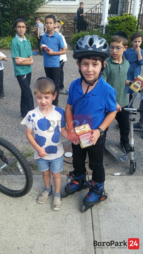 Kolel Shomrei Hachomas Tzedukas Rabbi Meir Bal Hanes Collecting Pushkas with the Pushka Truck in Lakewood