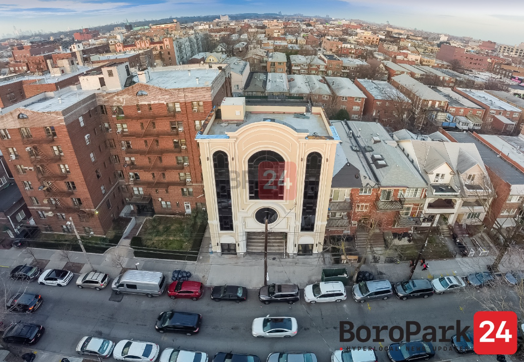 Ari Kay captured a bird's eye view of Boro Park. Boro Park 24