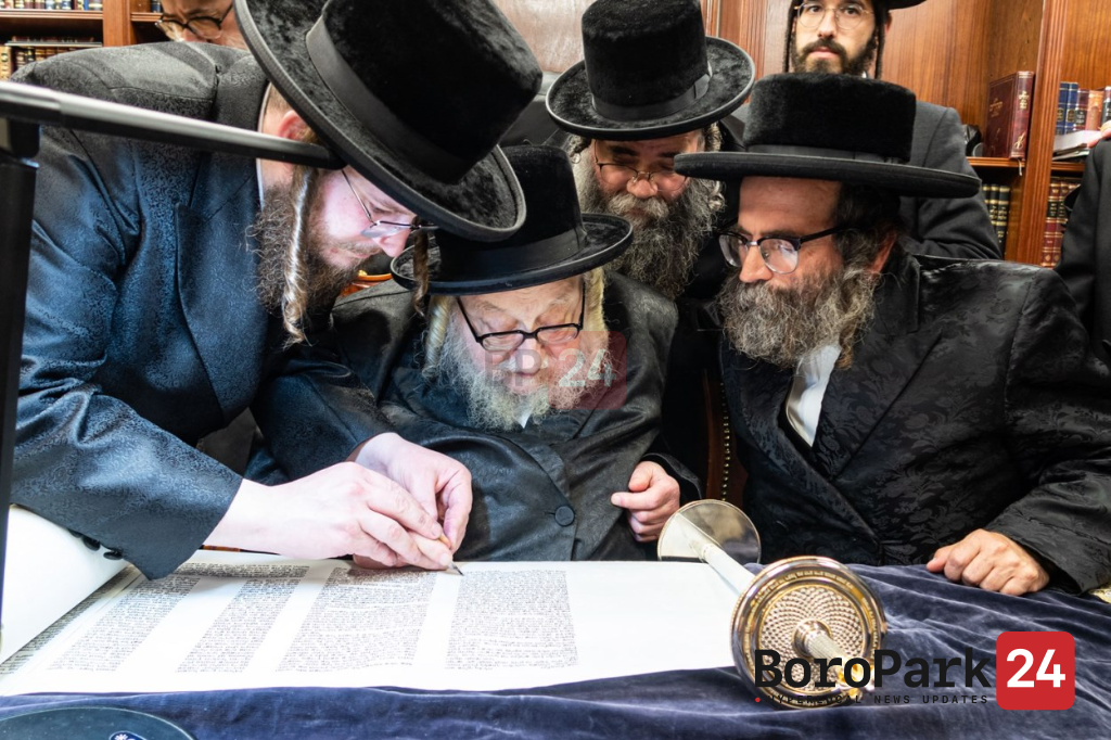 Hachnasas Sefer Torah celebrations, inaugurating a Sefer Torah to Kollel Horaah Mareh Yechezkel - in memory of Gavad Karlsburg, Rav Yechezkel Roth, zt”l